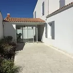 Willa Beautiful Family House With A Large Terrace Saint-Martin-de-Ré