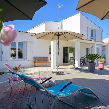 Beautiful Family House With A Large Terrace *