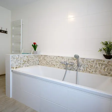 فيلة Beautiful Family House With A Large Terrace *