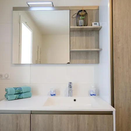 فيلة Beautiful Family House With A Large Terrace سان مارتن دو ر