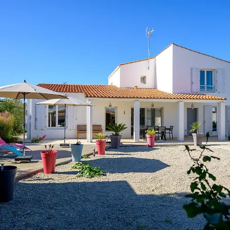 Beautiful Family House With A Large Terrace *